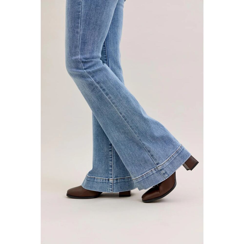 JUDY BLUE Mid Rise Flare Denim Jeans 9/29 NWT - Picture 7 of 9